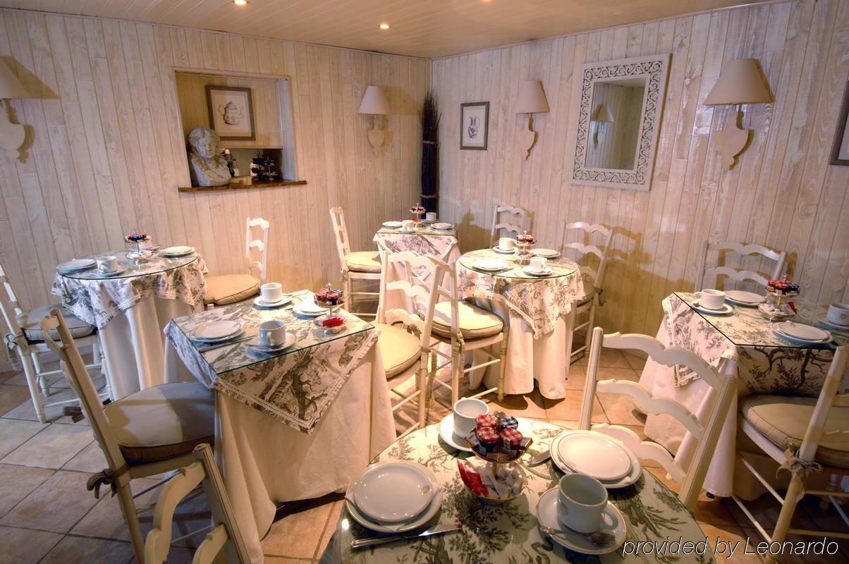 Hotel La Residence Du Berry Versay Restoran fotoğraf